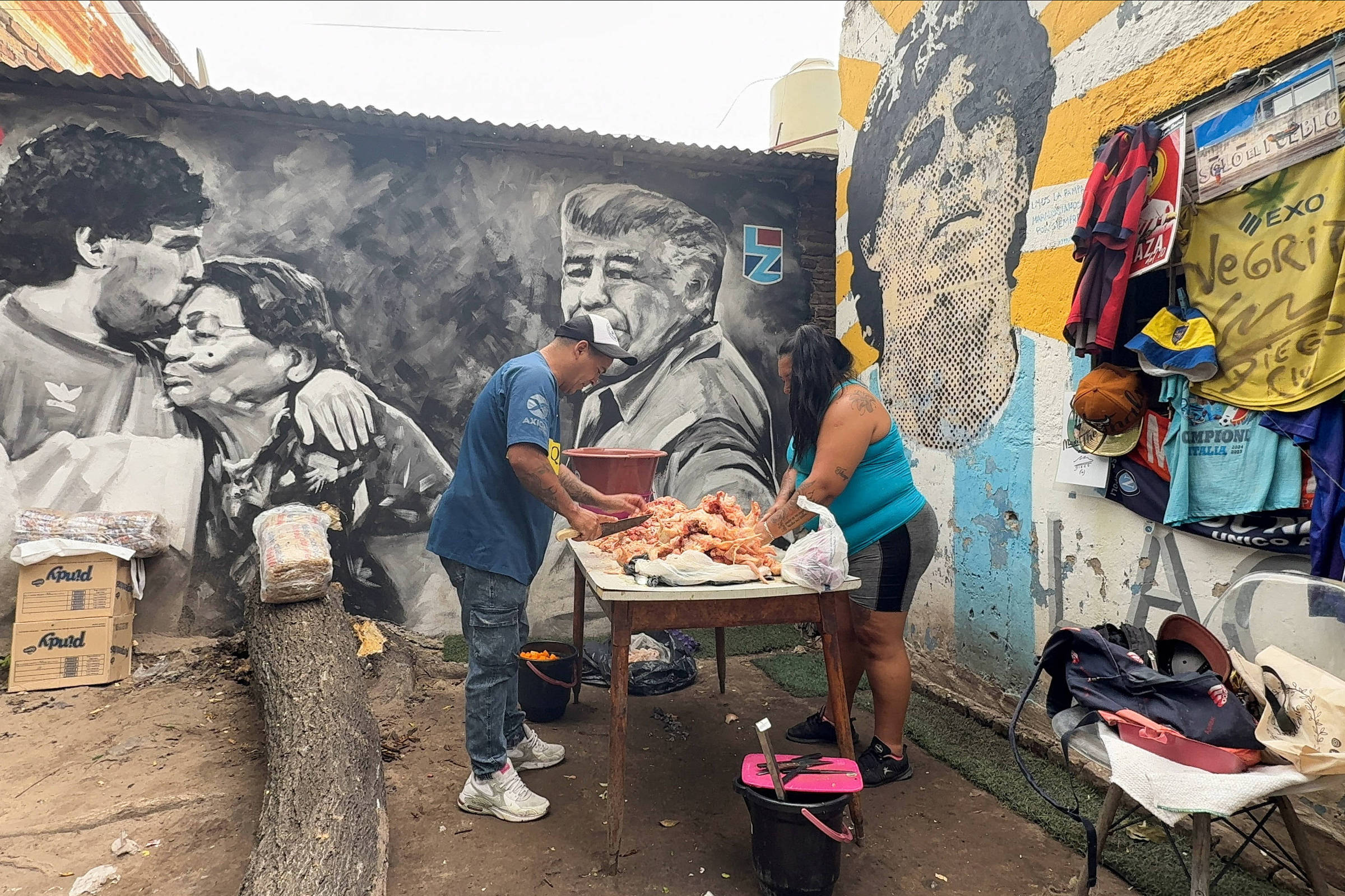 Antiga casa de Maradona é transformada em cozinha comunitária na Argentina
